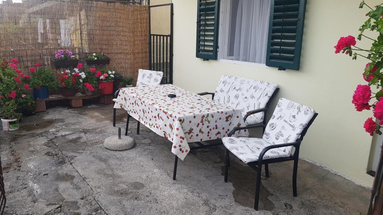 Apartment Lidija Херцег Нови Екстериор снимка